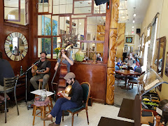 Louisianan near Creole Cottage Uptown