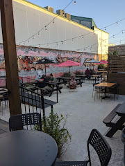 Restaurant near Creole Cottage Uptown